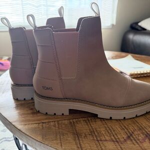 Toms Beige Chelsea Lug Booties